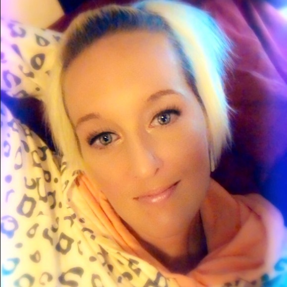 Meet your Posher, Katie - Picture 1 of 1